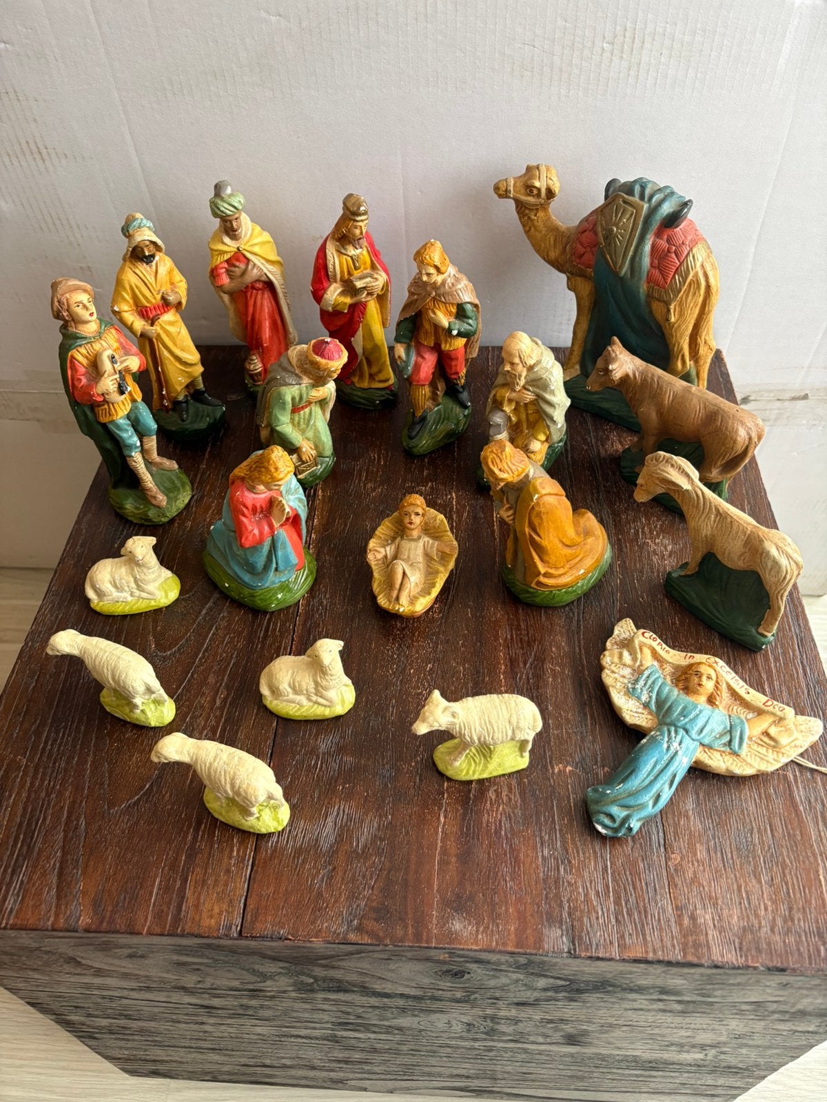 Oude complete gipsen kerstgroep, Ophalen, Gebruikt