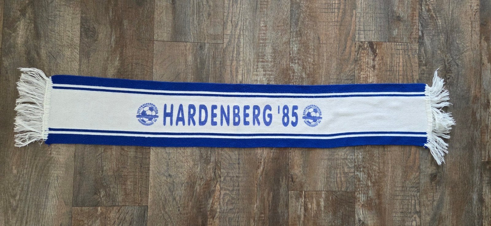 Sjaal Hardenberg '85, Verzamelen, Ophalen of Verzenden, Zo goed als nieuw, Buitenlandse clubs, Vaantje of Sjaal