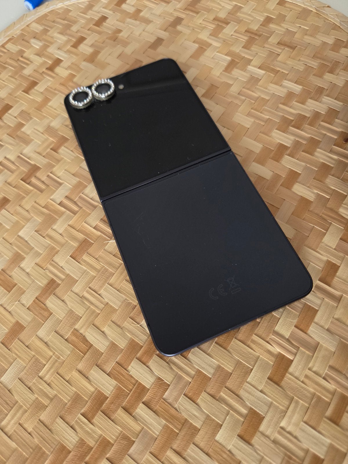 Foto 10 van Samsung Galaxy Z Flip 7 - Zo goed als nieuw