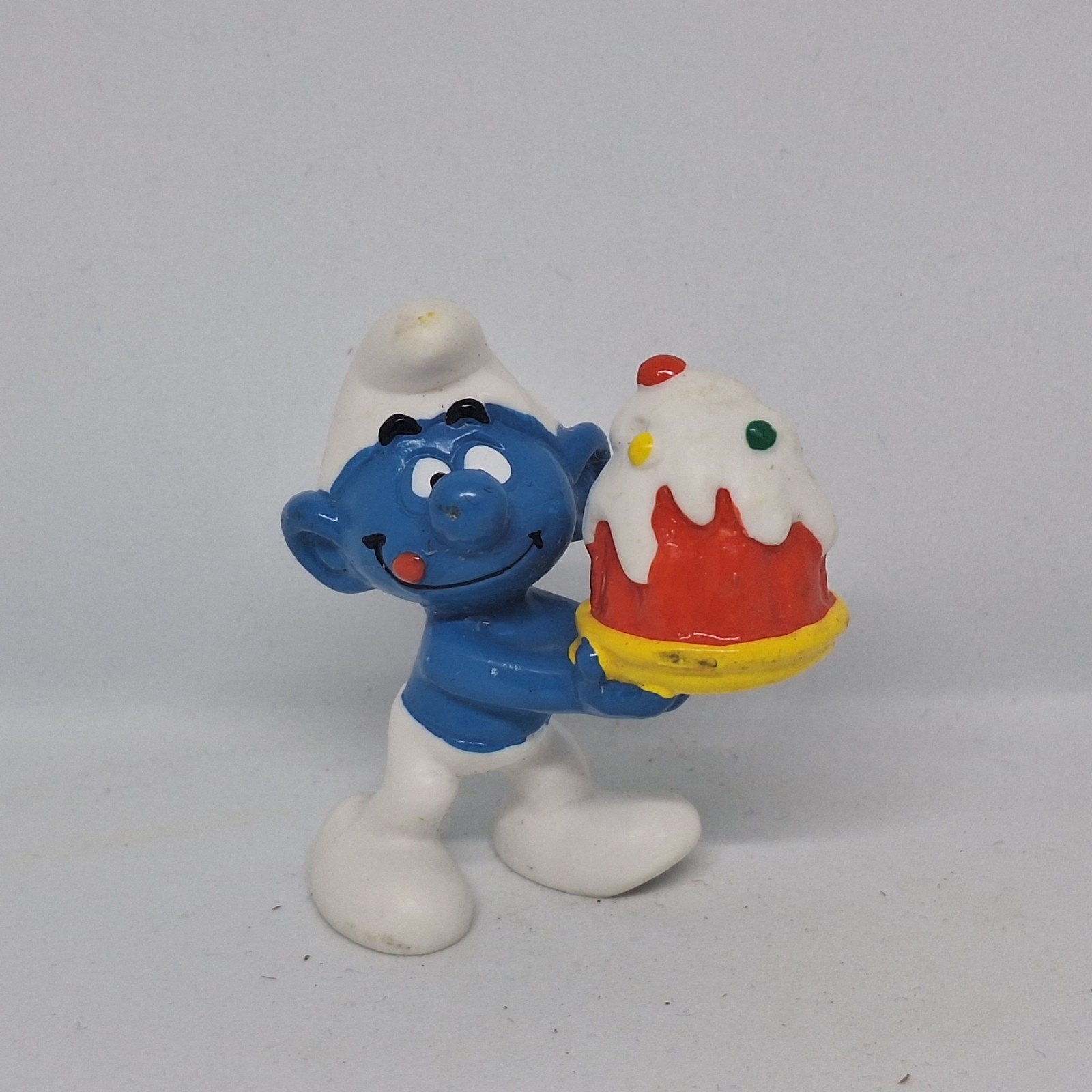 Smurf met taartje 20100, Ophalen of Verzenden, Gebruikt, Overige Smurfen, Poppetje, Figuurtje of Knuffel