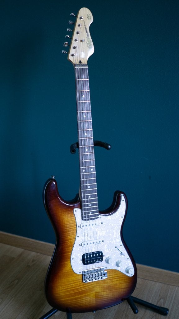 VINTAGE REISSUED V6 Sunset Sunburst V6SSB, Muziek en Instrumenten, Snaarinstrumenten | Gitaren | Elektrisch, Ophalen, Zo goed als nieuw