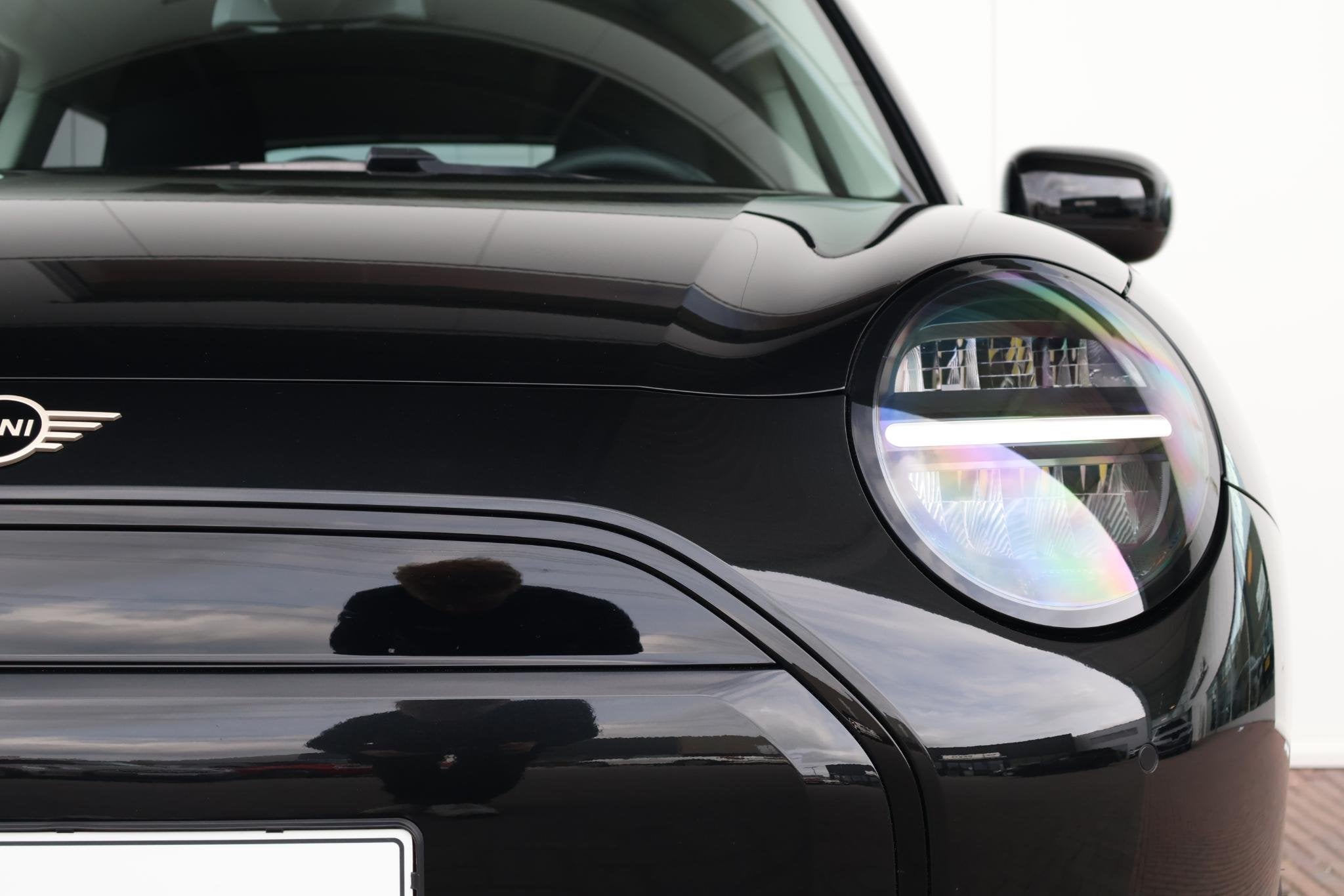 MINI Cooper E Essential XS 40.7 kWh | SoH 99% | Carplay | Na, Stof, 41 kWh, Met garantie (alle), 4 stoelen
