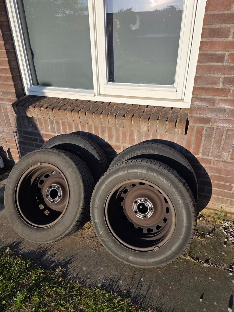 Set van 4 velgen met banden, Ophalen