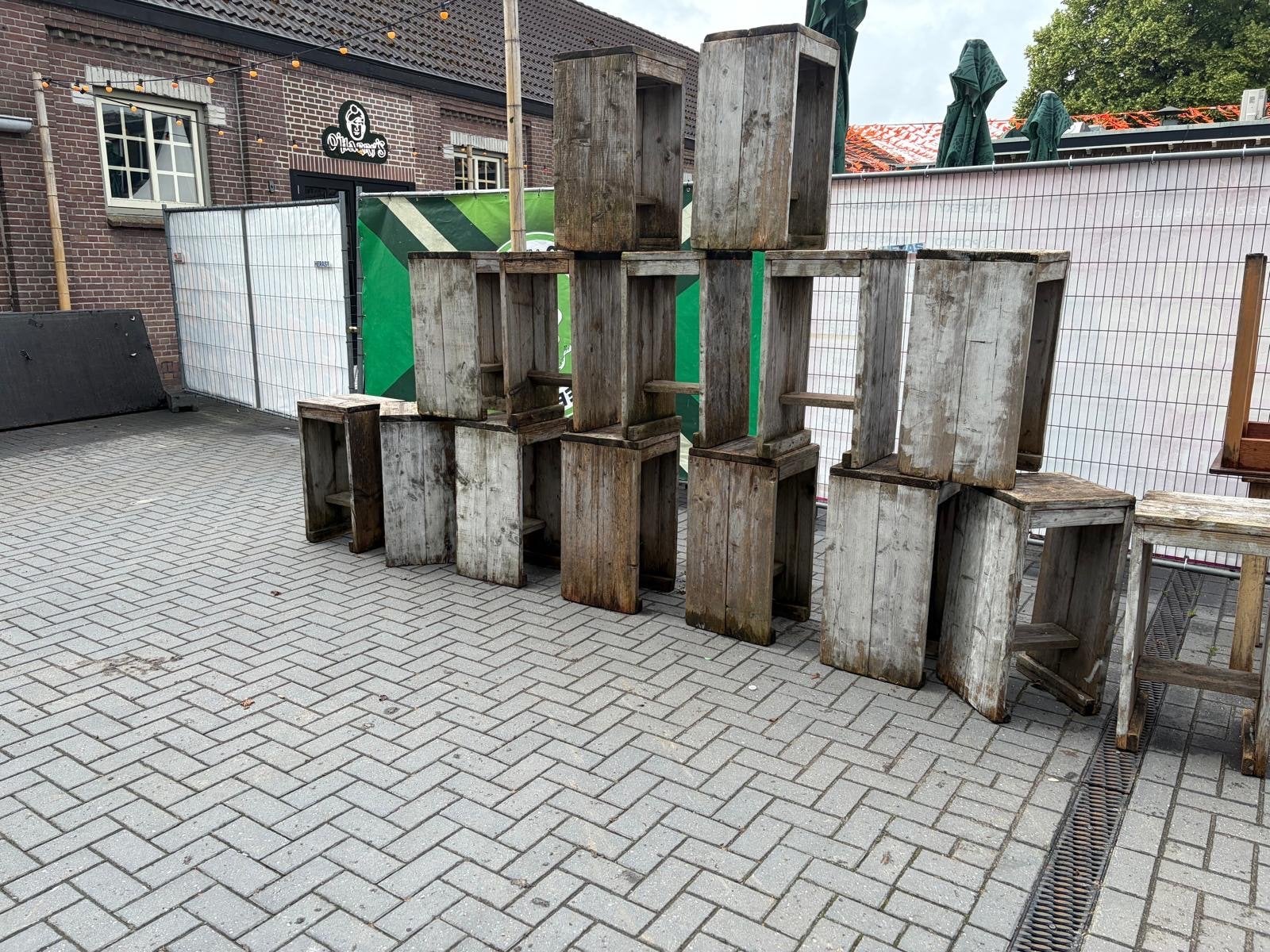 15 stuks Steigerhouten Barkrukken - Robuust en Sfeervol, Ophalen, 5 krukken of meer, 60 tot 90 cm, Zo goed als nieuw