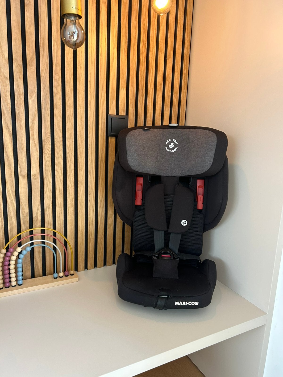 Te huur: maxicosi Nomad, Ophalen, Autogordel, 9 t/m 18 kg, Zo goed als nieuw
