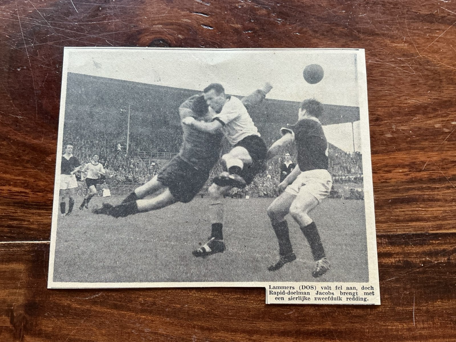 Voetbal krantenartikel DOS Rapid september 1958, Verzamelen, Tijdschriften, Kranten en Knipsels, Ophalen of Verzenden, 1940 tot 1960