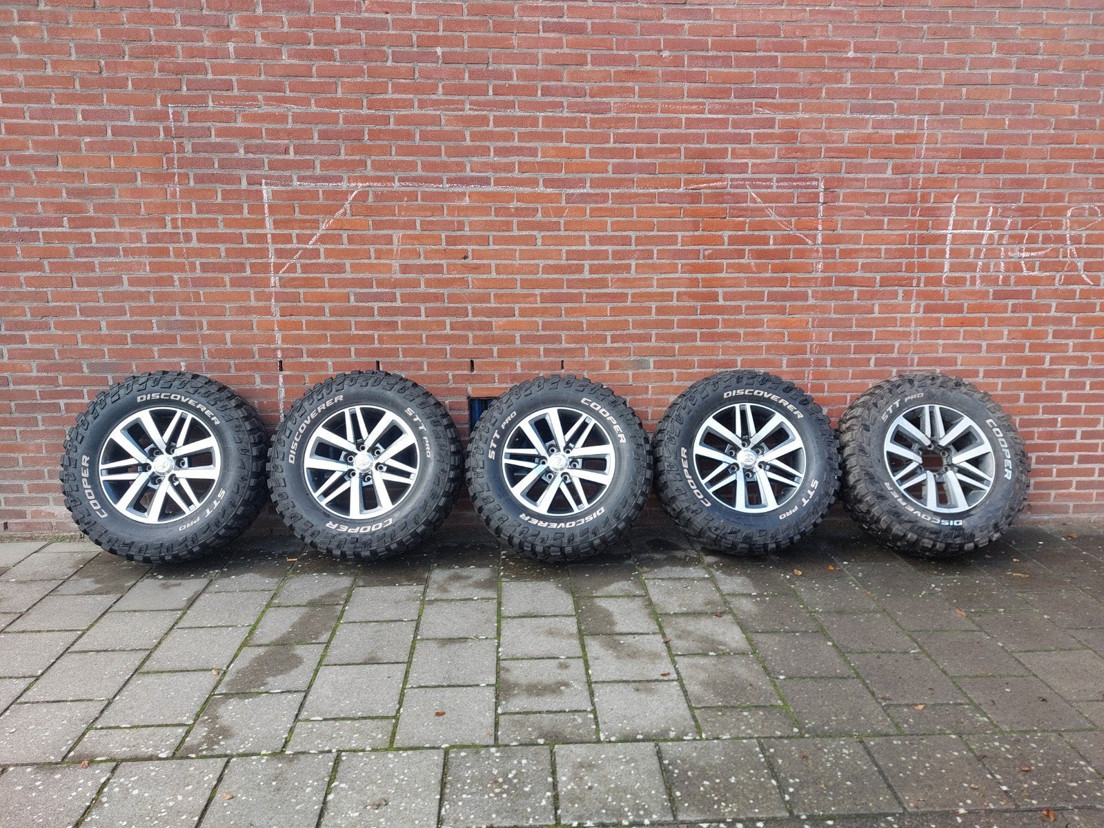Cooper Discoverer STT Pro 275/70R18 op Toyota velgen, Ophalen, All Season