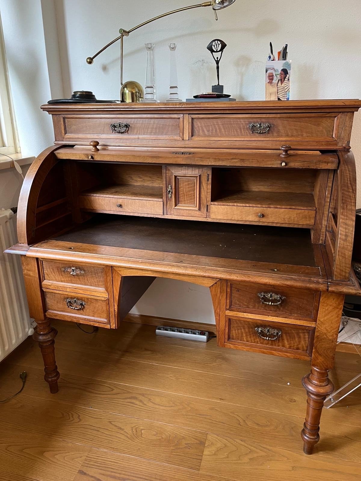 Antiek rolluikbureau van eikenhout, Ophalen