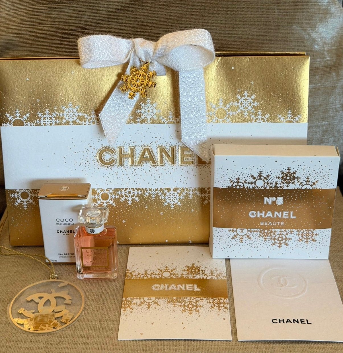 Luxe cadeau set Chanel Coco Mademoiselle & zeldzaam ornament, Verzenden, Nieuw, Miniatuur, Gevuld