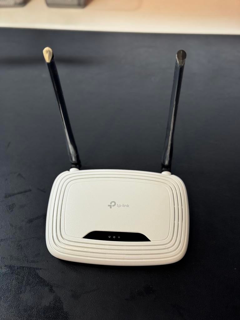 Zo goed als nieuwe TP-Link Router (TL-WR841N) 300Mbps, Ophalen of Verzenden, Zo goed als nieuw, Router