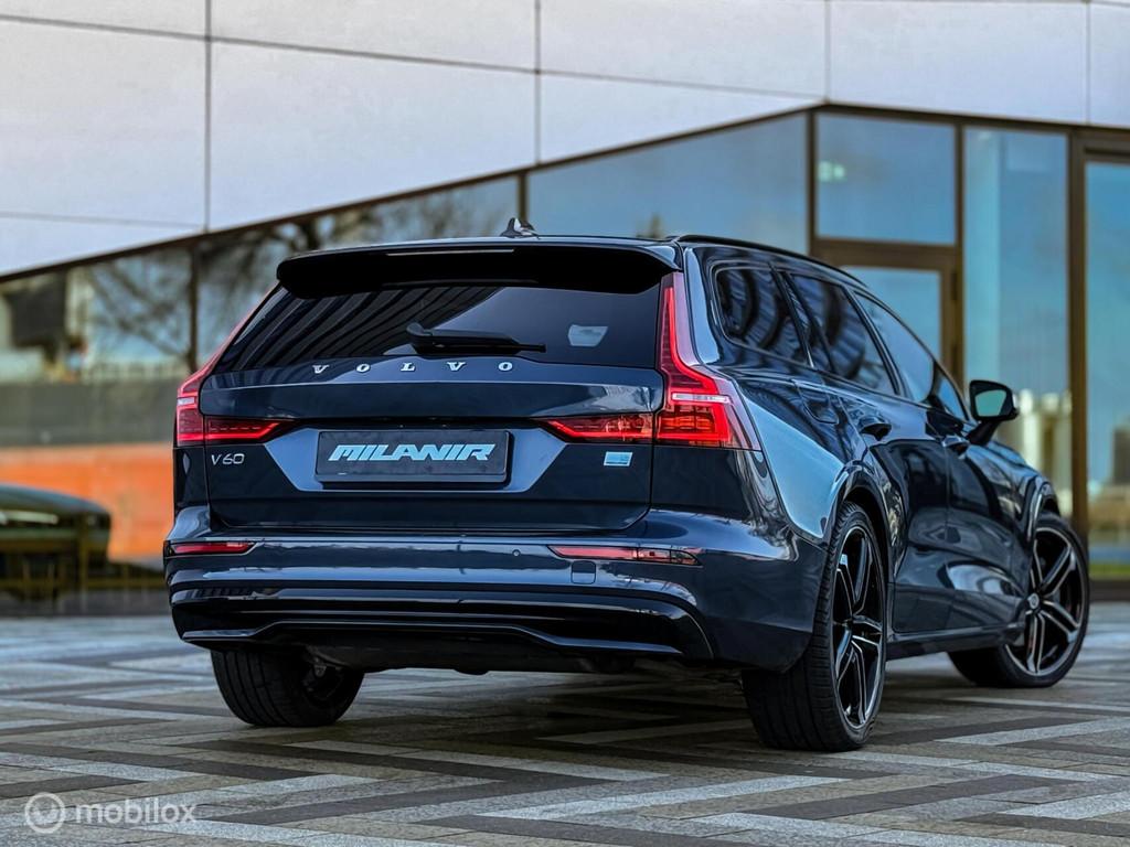 Volvo V60 2.0 T6 Plug-in hybrid AWD Plus Dark |Pano |Memory, Automaat, Gebruikt, 4 cilinders, Blauw