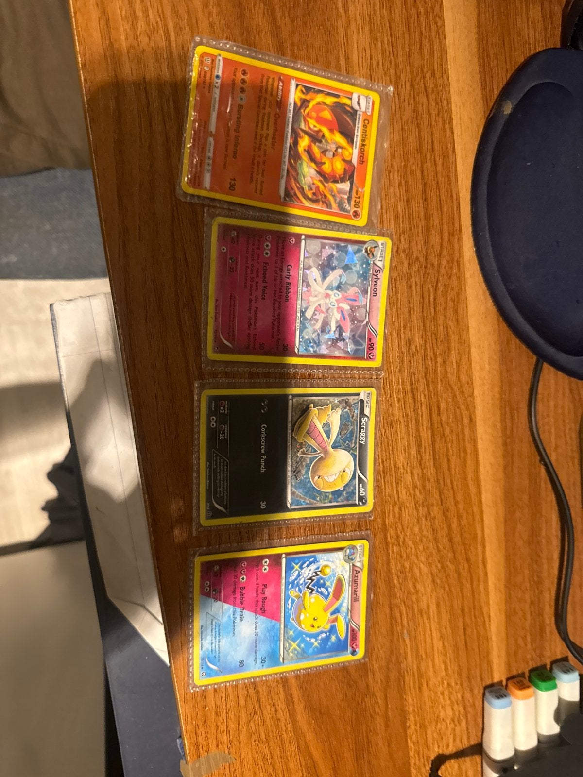 Pokémon kaarten: Centiskorch, Sylveon, Scraggy, Azumarill, Ophalen of Verzenden, Zo goed als nieuw, Meerdere kaarten