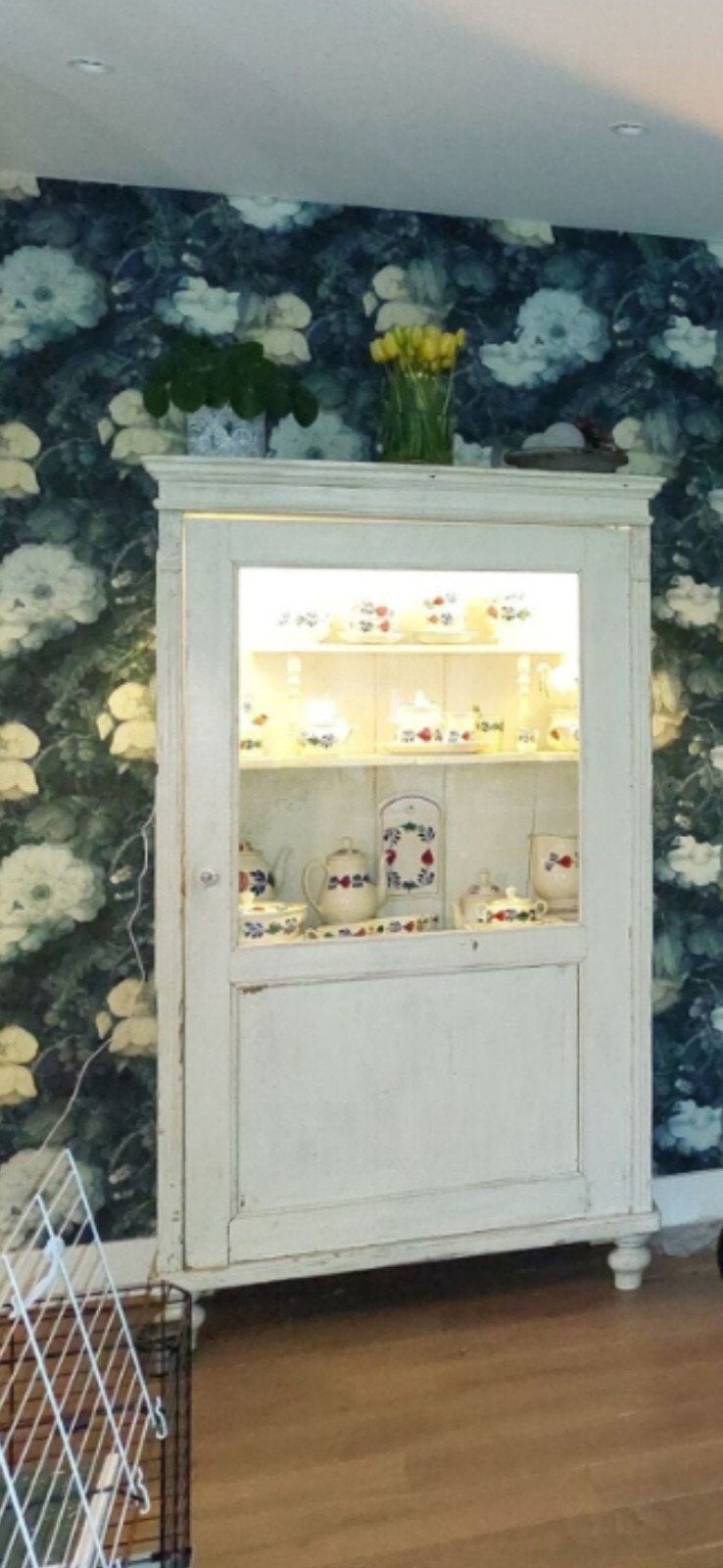 Antieke/brocante vitrinekast, wit met glazen deur, Antiek en Kunst, Ophalen