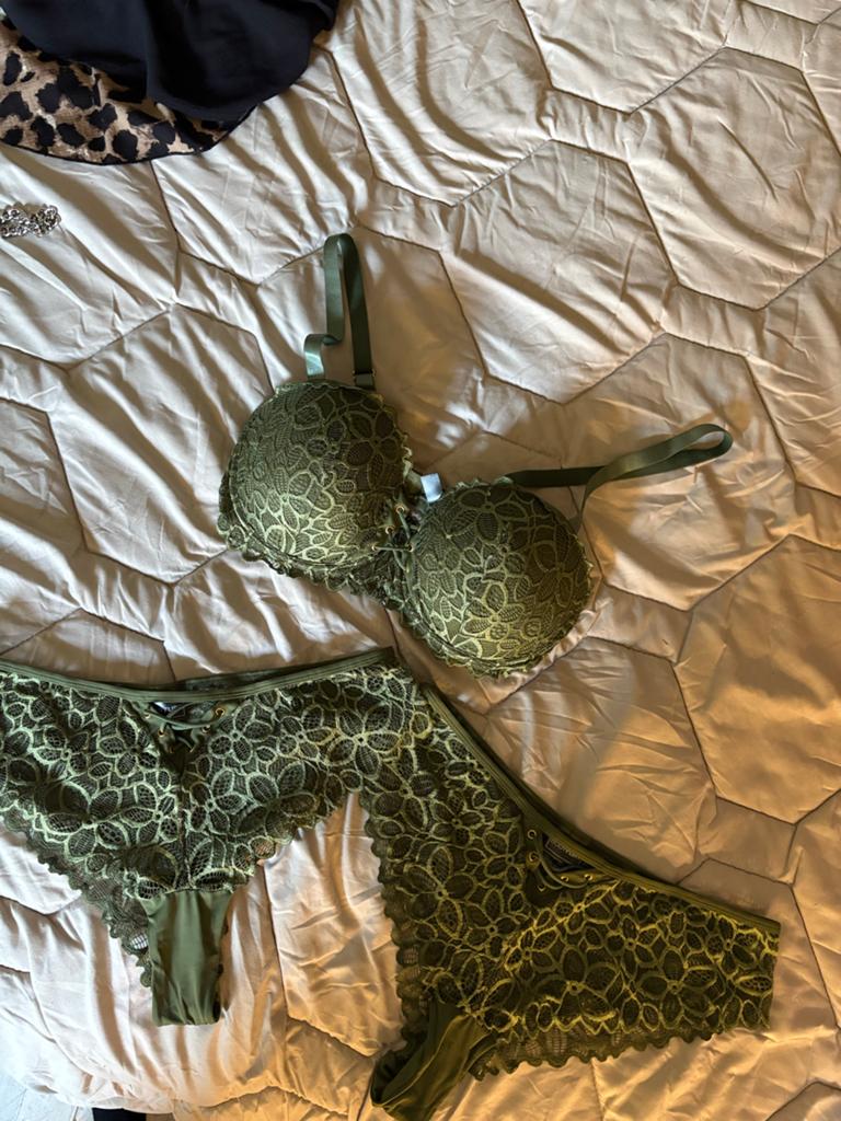 Bodyflirt Lingerie Set - Groen Kant (BH 80D, Slip L), Kleding | Dames, Ondergoed en Lingerie, Ophalen of Verzenden, Groen, Setje