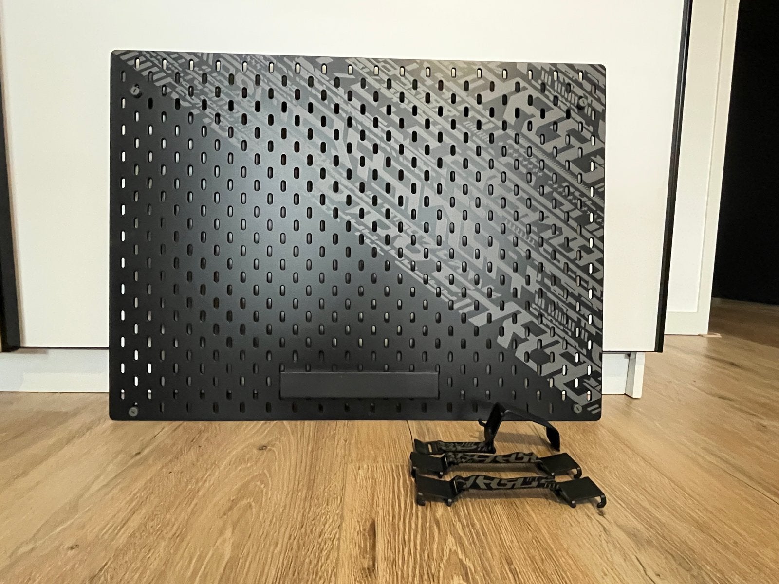 IKEA UPPSPEL Pegboard Zwart met Accessoires, Huis en Inrichting, Woonaccessoires | Wandplanken en Boekenplanken, Ophalen, Gebruikt