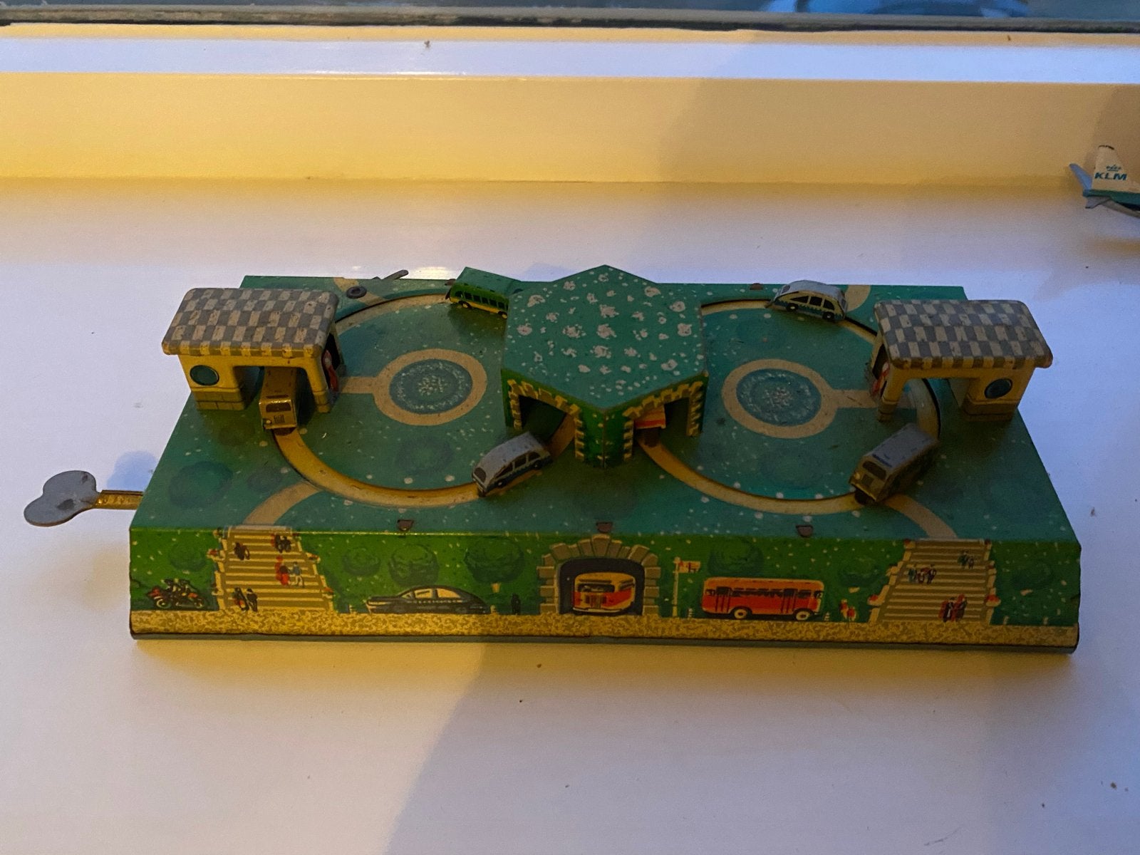 Vintage blikken busstation speelgoed (Made in USSR), Ophalen