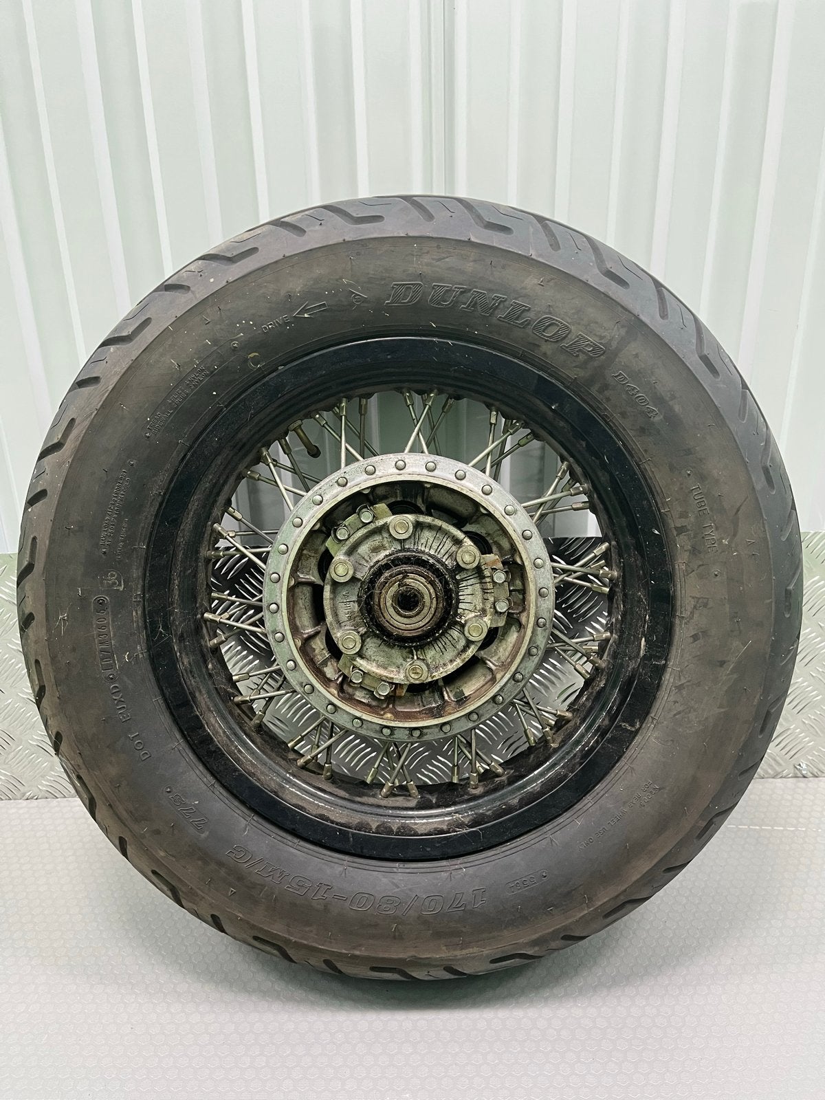 Suzuki Intruder 700 Achterwiel met Dunlop band, Ophalen, Gebruikt