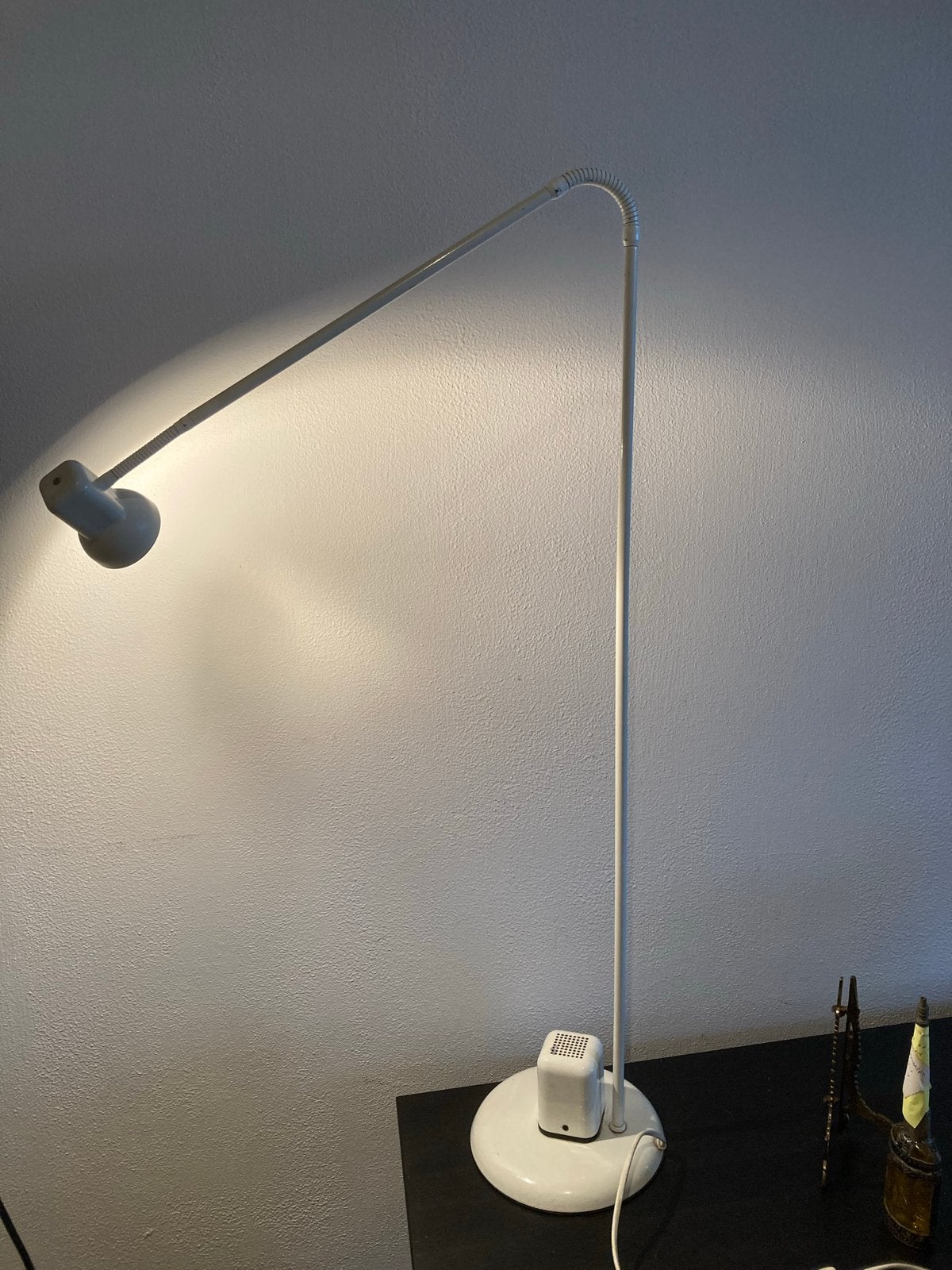 Wit gelakte retro buro/leeslamp met zwanenhals, Ophalen, Bureaulamp, Vintage, Wit