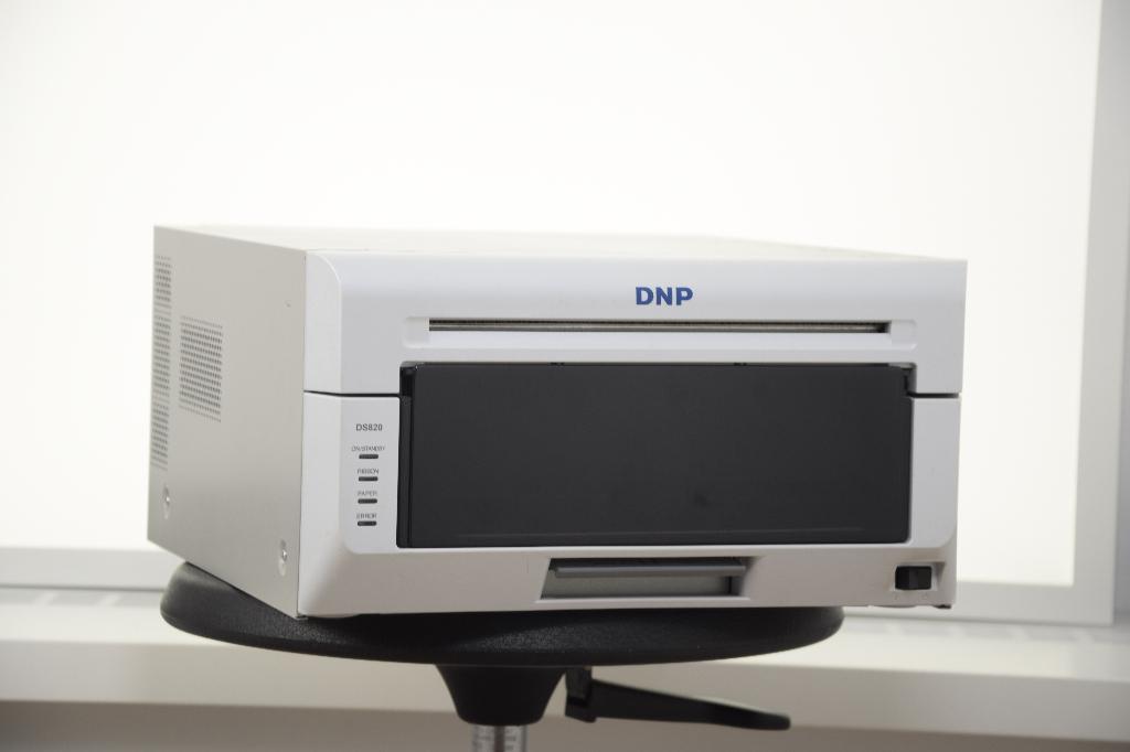 DNP DS820 Dye-Sublimatie FotoprintLagePrintstand, Computers en Software, Printers, Fotoprinter, Ophalen of Verzenden, Zo goed als nieuw