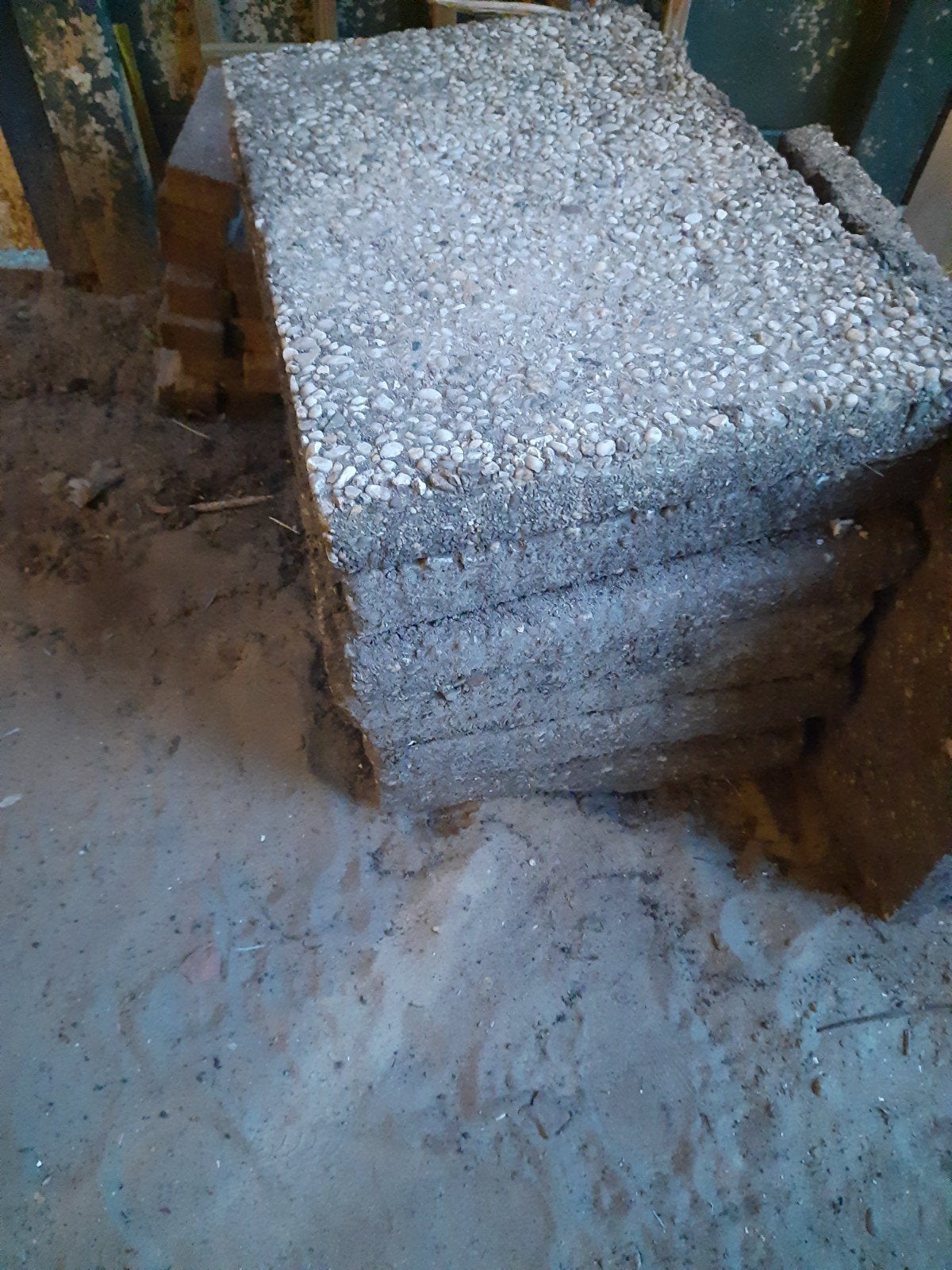gratis af te halen 10 grindtegels 40x60cm gebruikt, Ophalen, Gebruikt, Nvt@nvt.com, Nvt