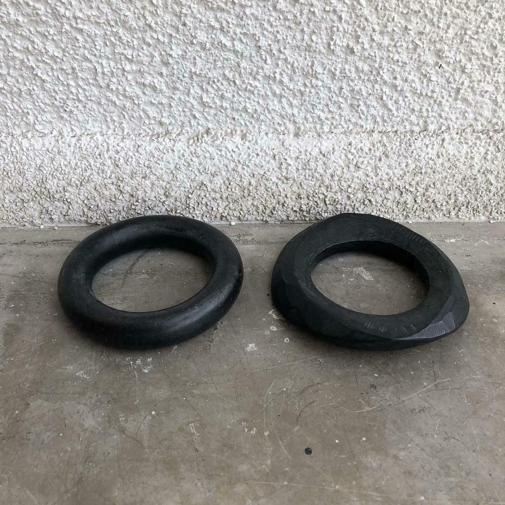 Twee opvallende grove bruin/zwarte houten armbanden, Verzenden, Zo goed als nieuw, Bruin, Hout
