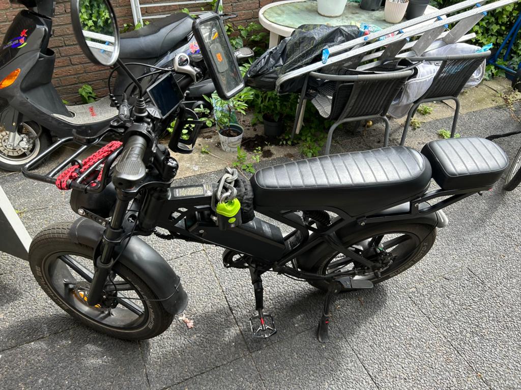 V20 pro opvoerbaar alleen eigen terrein!, Gebruikt, 59 cm of meer, 50 km per accu of meer, Ophalen