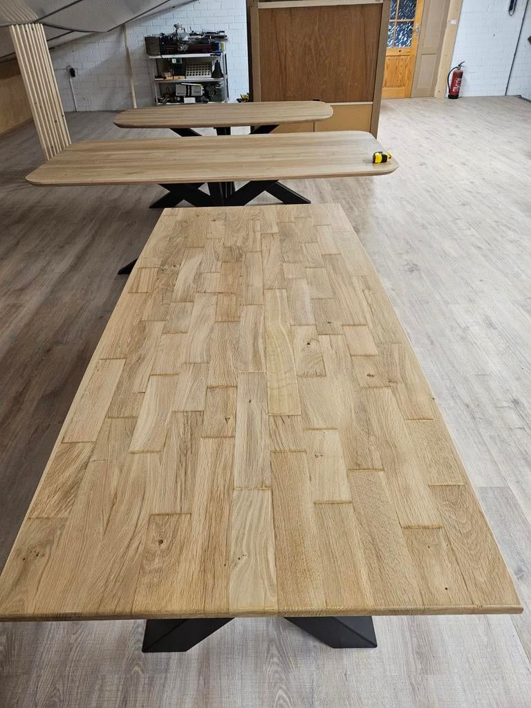 Trapezium eiken tafel, Ophalen, Eikenhout, Nieuw, 50 tot 100 cm