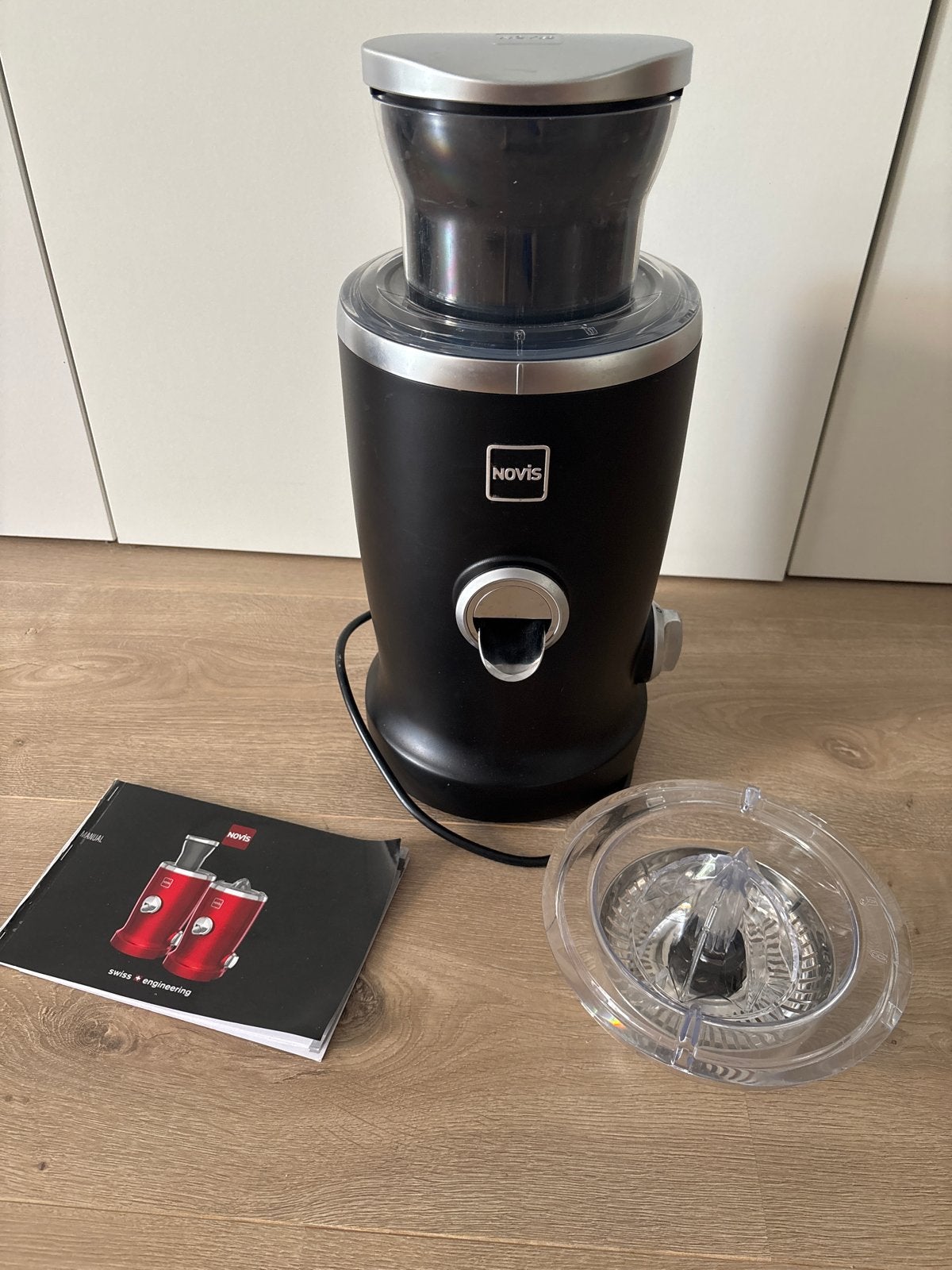 Novis Vita Juicer S1 - Krachtige Sapcentrifuge, Ophalen, Zo goed als nieuw, Elektrisch, Sapcentrifuge