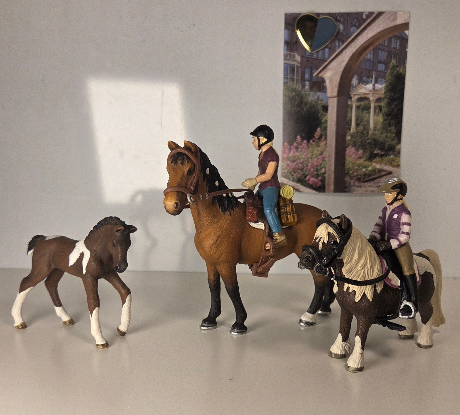 Schleich Collectie! 3 paarden, 2 riding sets en 1 kistje, Verzamelen, Ophalen of Verzenden, Zo goed als nieuw, Paard, Beeldje of Figuurtje