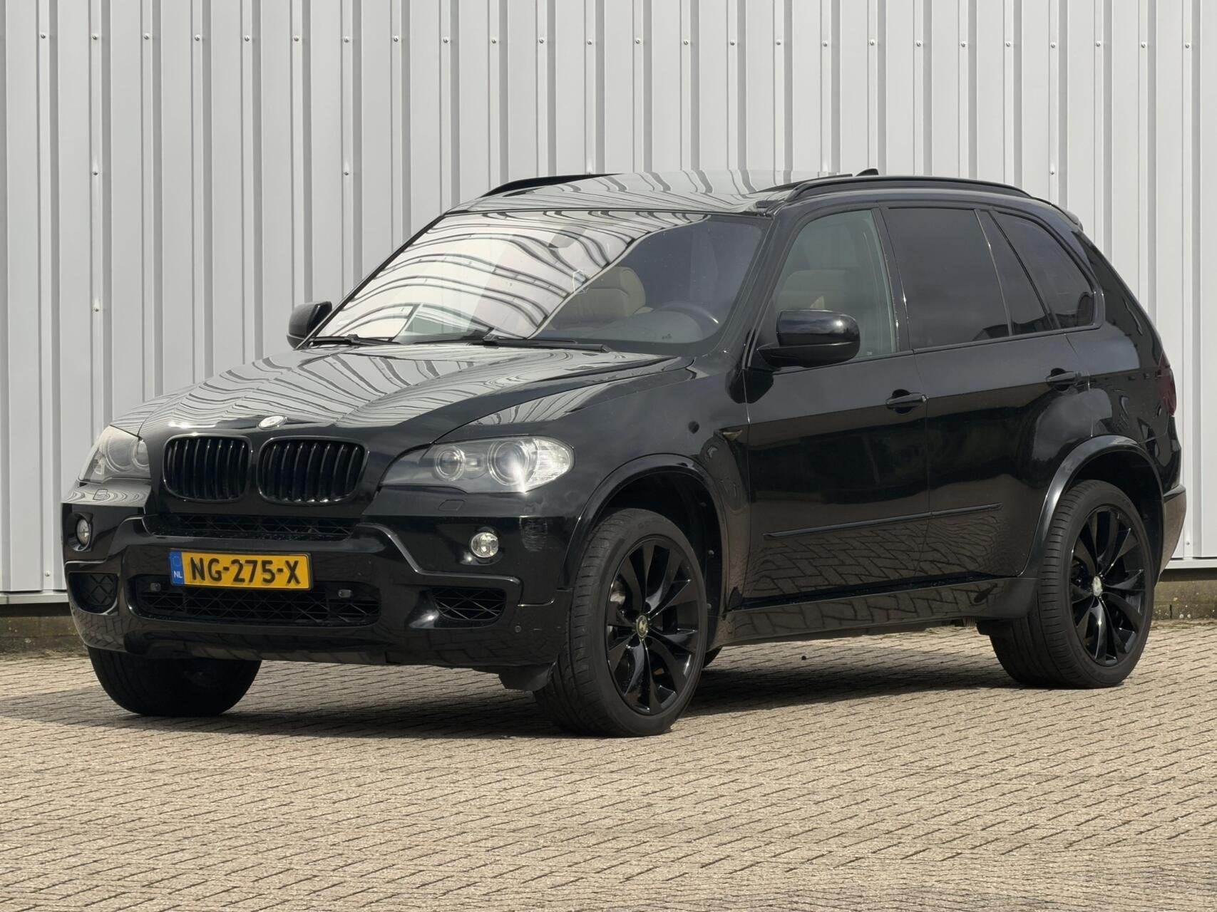 BMW X5 xDrive48i automaat schakelt niet lekker, Auto's, Gebruikt, 138 €/maand, 4799 cc, Leder