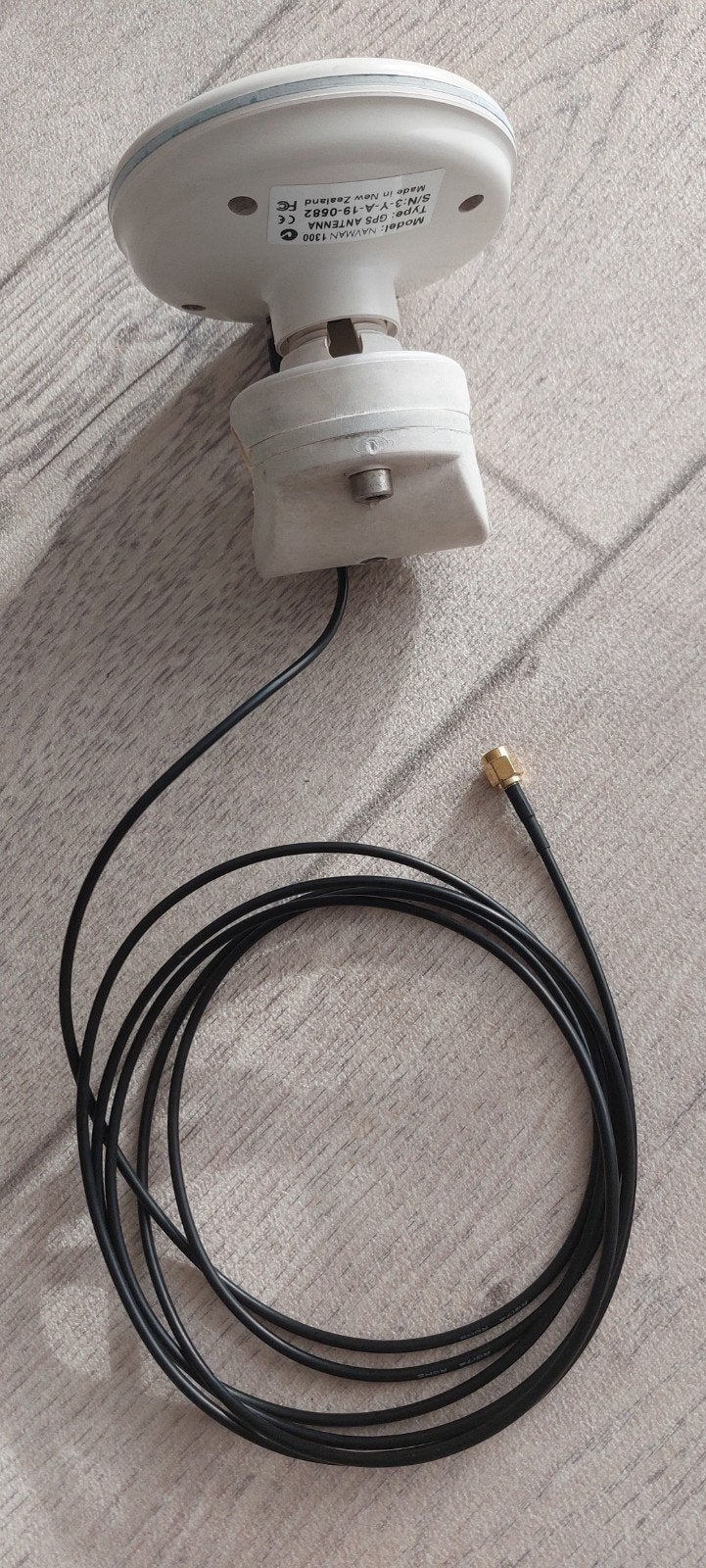 Navman 1300 GPS-antenne ,
2,5 meter kabel, Ophalen of Verzenden, Zo goed als nieuw, Gps of Kompas