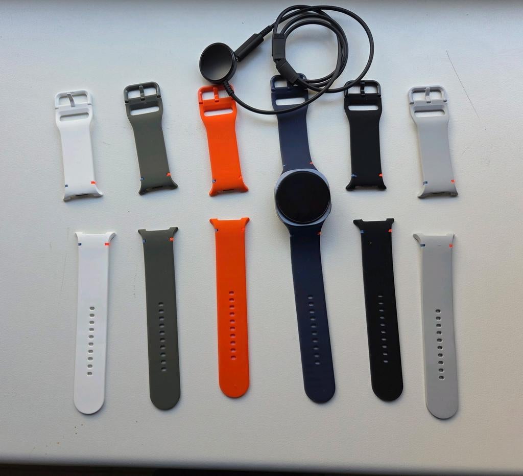 Samsung Galaxy Watch 8 40mm met extra bandjes, Ophalen, GPS, Zwart, Zo goed als nieuw