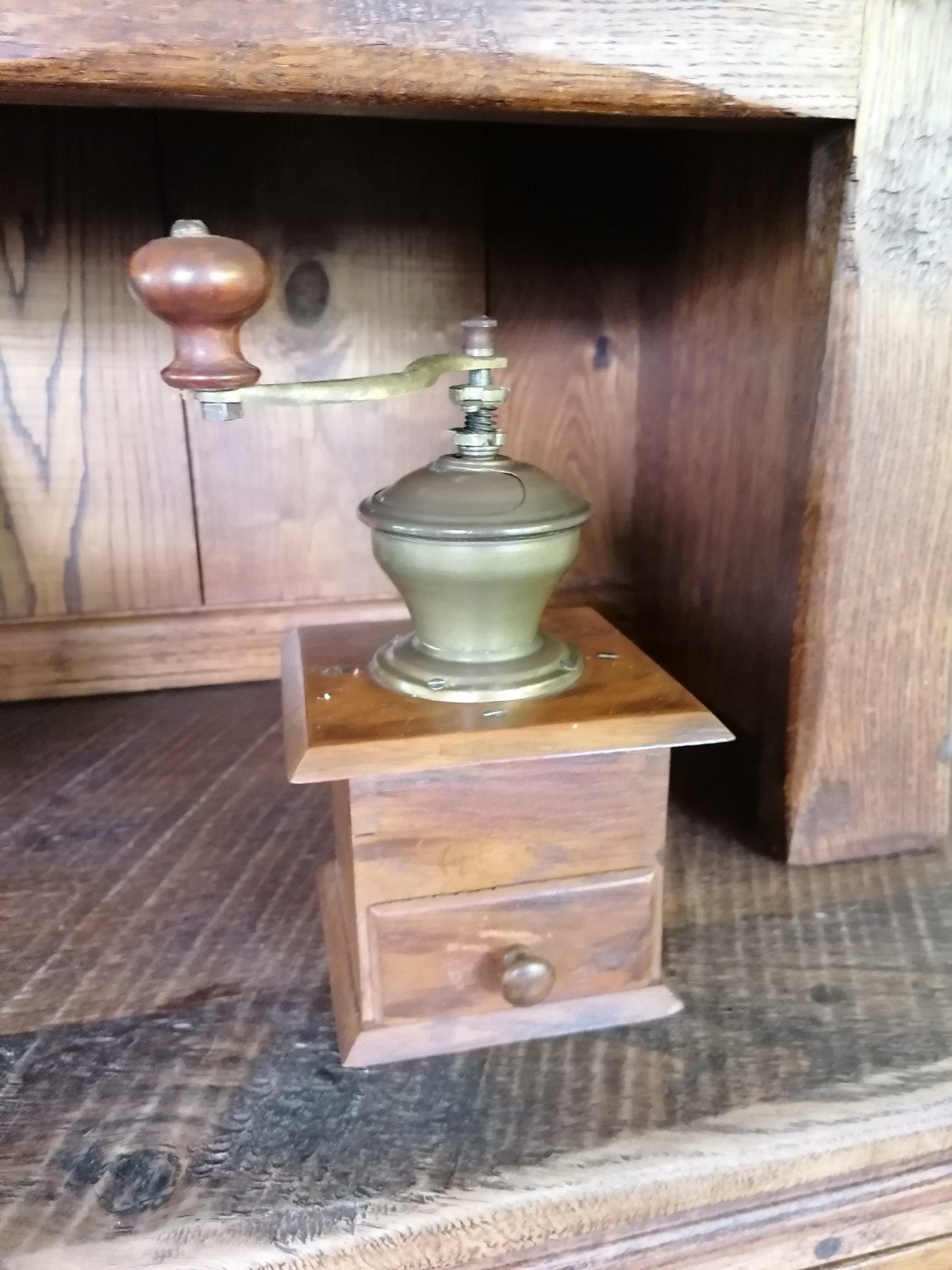 Koffiemolen uit grootmoeders tijd, Antiek en Kunst, Ophalen of Verzenden
