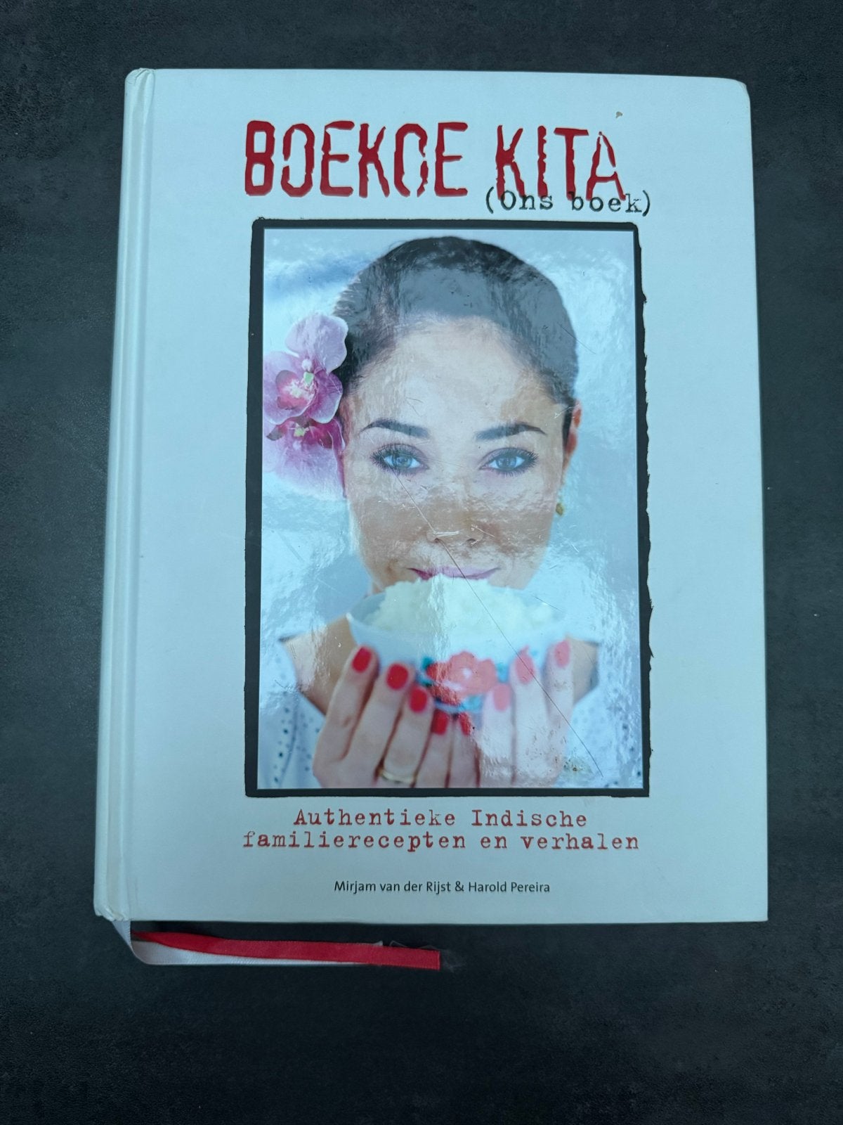 Boekoe Kita: Authentieke Indische familierecepten en verhale, Boeken, Kookboeken, Ophalen of Verzenden, Zo goed als nieuw, Azië en Oosters