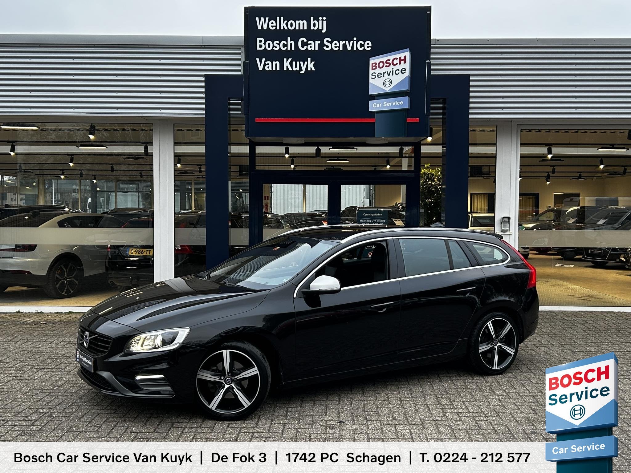 Volvo V60 1.5 T3 Nordic+ Sport / Automaat / NL-Auto / Dealer, Auto's, Volvo, 4 cilinders, Zwart, Origineel Nederlands, 152 pk