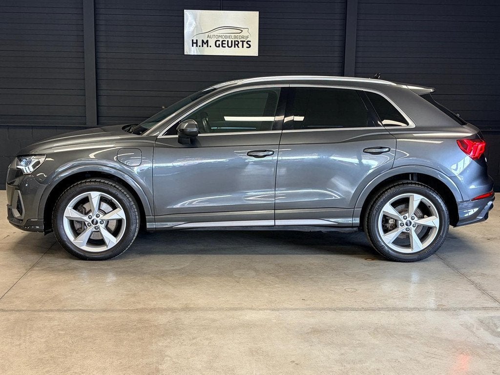 Audi Q3 4.5 TFSIe S line ! VERKOCHT ! (bj 2021, automaat), Gebruikt, Zwart, Parkeersensor, Leder en Stof