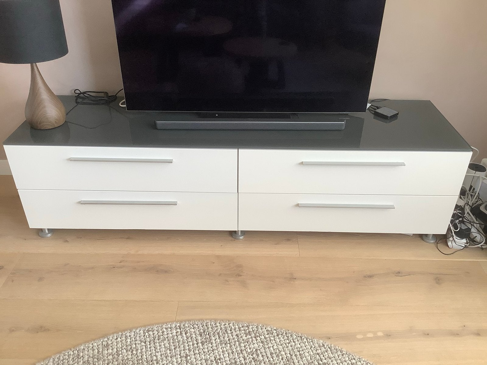 Topform tv dressoir wit met lades en glazen antraciete blad, Gebruikt, 150 tot 200 cm, Ophalen of Verzenden, Minder dan 100 cm