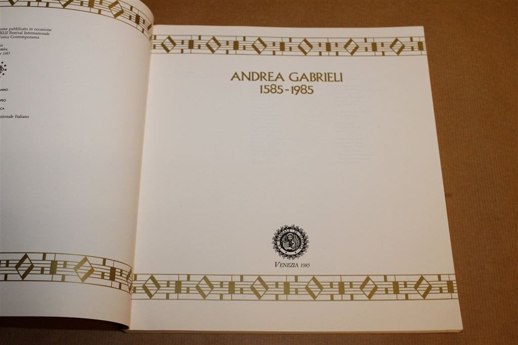 Andrea Gabrieli 1585-1985 — Venetiaanse Renaissancemuziek, Ophalen of Verzenden, Gelezen, Artiest