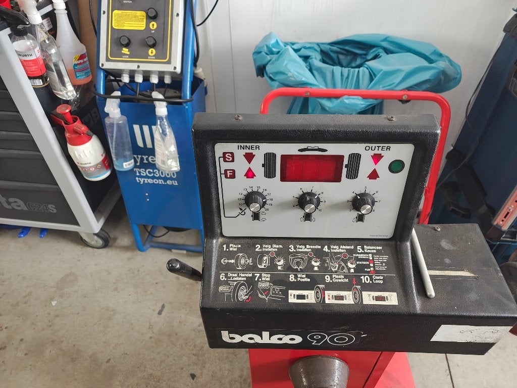 Balco 90 balanceermachiene, Auto diversen, Ophalen, Gebruikt