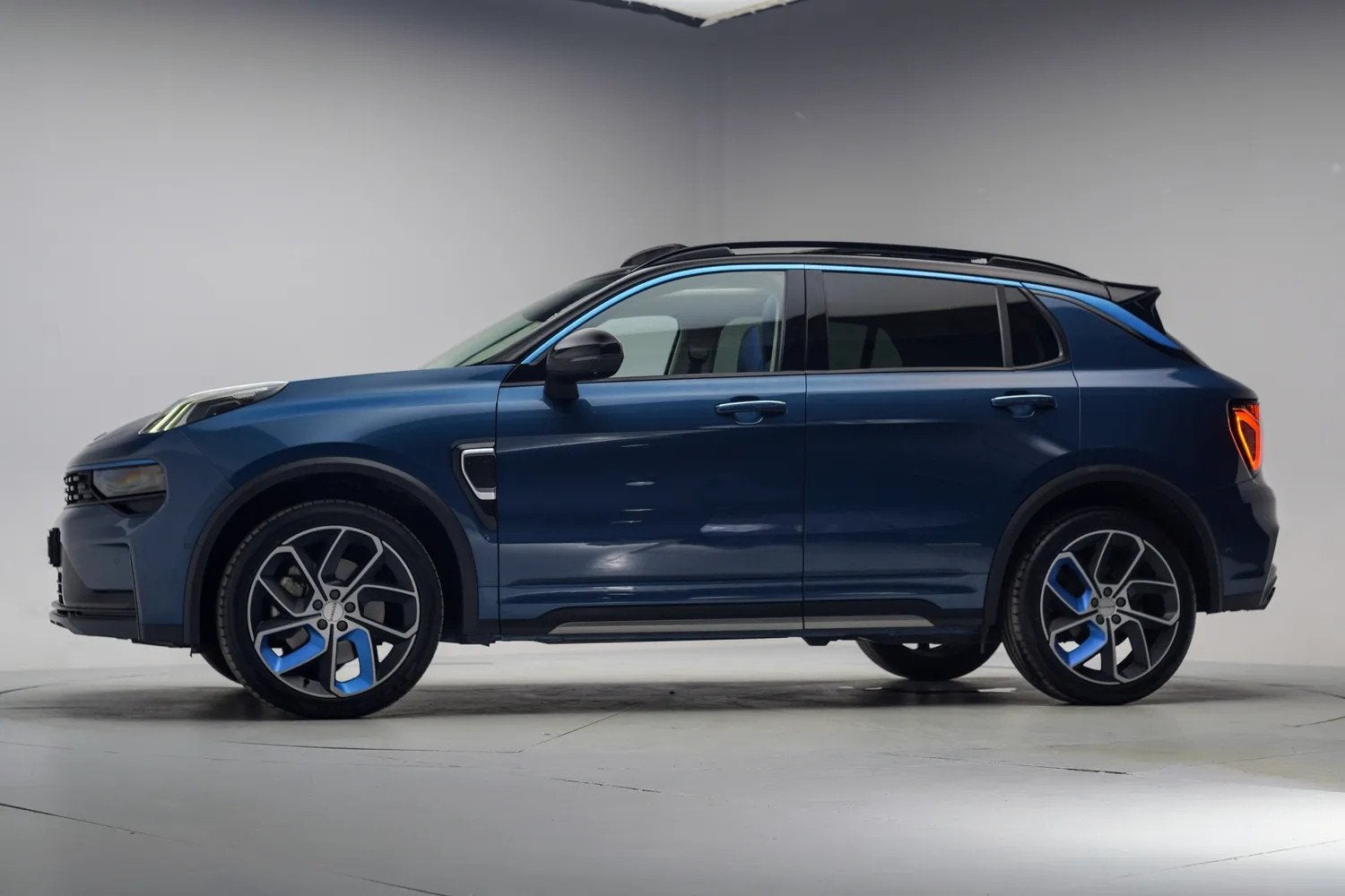 Lynk & Co 01 1.5 PHEV [ Panorama Navi Apple/Android Stoelver, Automatische klimaatregeling, Plug-in hybride, Bedrijf, 1854 kg