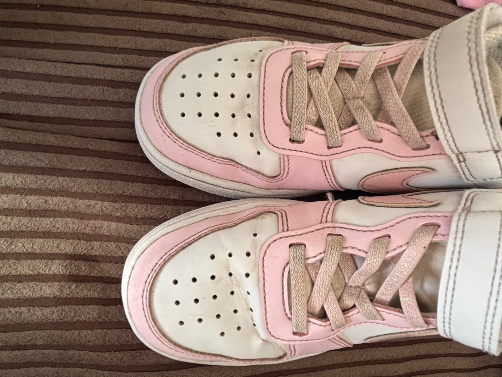 Nike maat 32, Kinderen en Baby's, Kinderkleding | Schoenen en Sokken, Ophalen of Verzenden, Jongen of Meisje, Sportschoenen