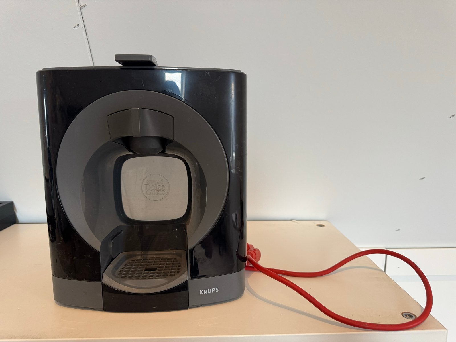 Krups Nescafé Dolce Gusto koffiezetapparaat, Gebruikt, Koffiemachine, Ophalen of Verzenden, 2 tot 4 kopjes