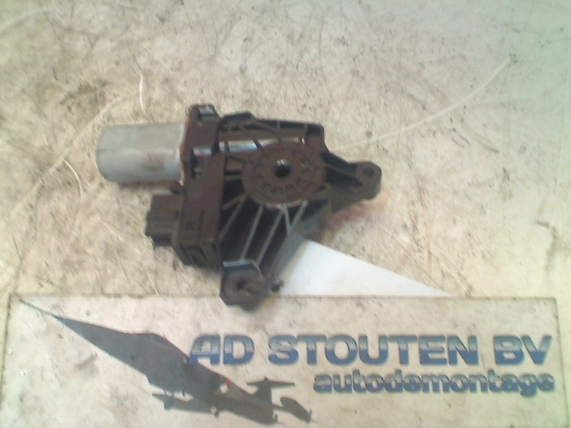 Motor Raammechaniek Links Achter C (W205) 2018, Gebruikt, Mercedes-Benz AG, Mercedes-Benz, Mercedesstraße 120, Stuttgart 70372, , Duitsland