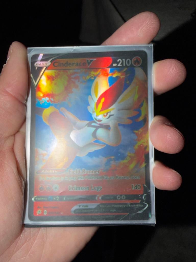Pokémon Kaart Cinderace V - Basic 210 HP, Ophalen of Verzenden, Zo goed als nieuw