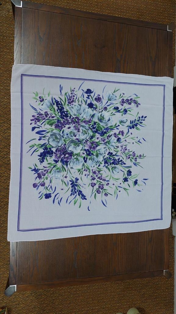 Vintage sjaal europsilk Como Italy +/_ 87 bij 87 cm, Ophalen of Verzenden, Zo goed als nieuw, Maat 46/48 (XL) of groter, Sjaal