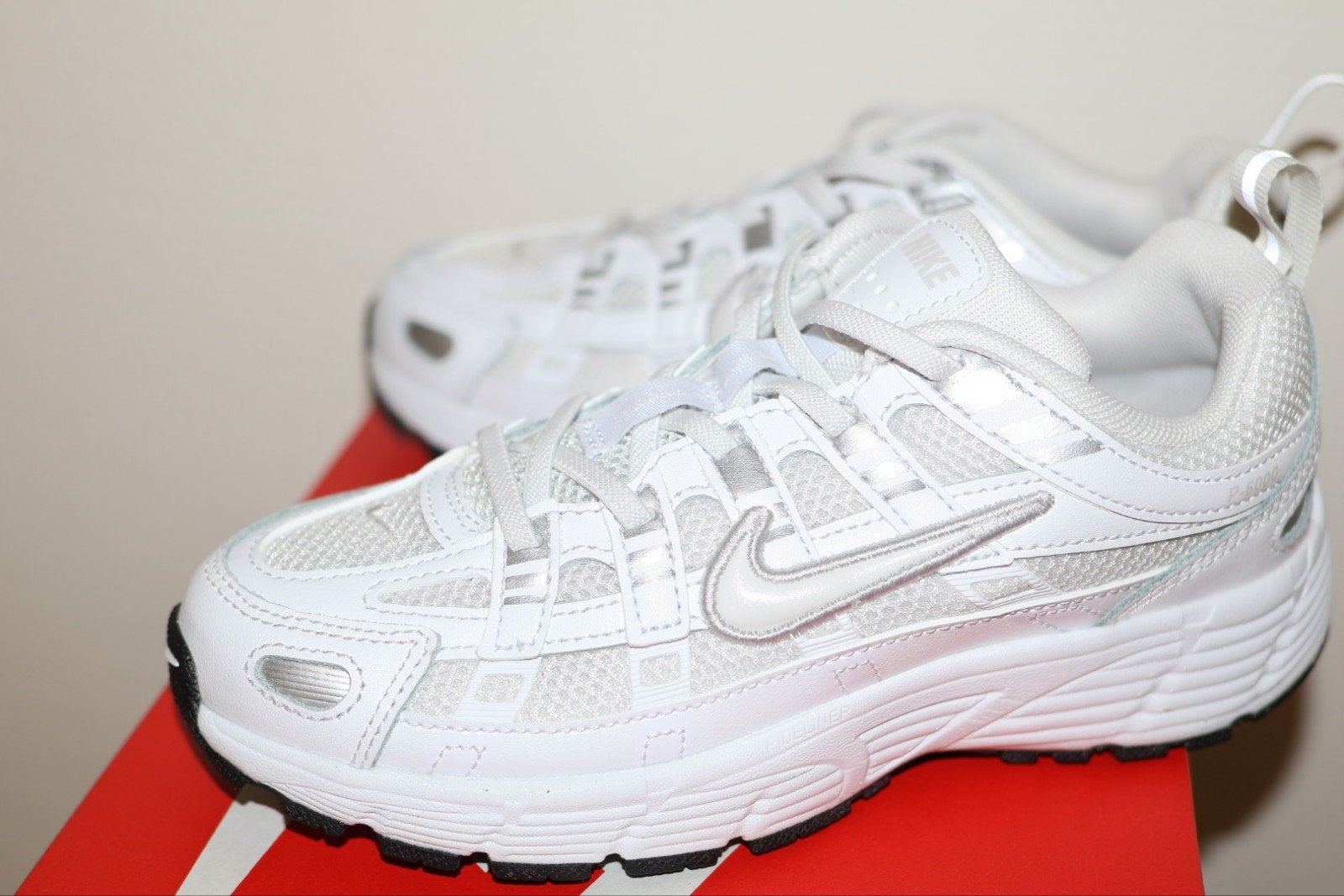 Nieuwe Nike P-6000 PS sportschoenen maat 32, Kinderen en Baby's, Kinderkleding | Schoenen en Sokken, Nieuw, Nike.nl, Ophalen of Verzenden