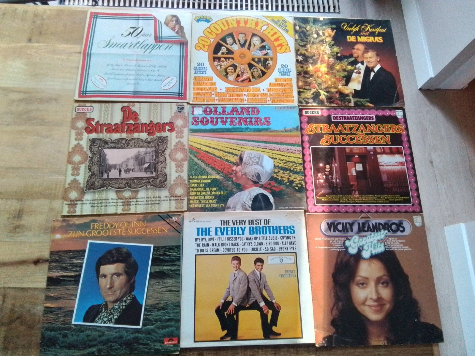 Rond de 60 LP.s Nederlandstalig en buitenlandse
2 euro per s, Cd's en Dvd's, Vinyl | Nederlandstalig, Ophalen of Verzenden, Gebruikt