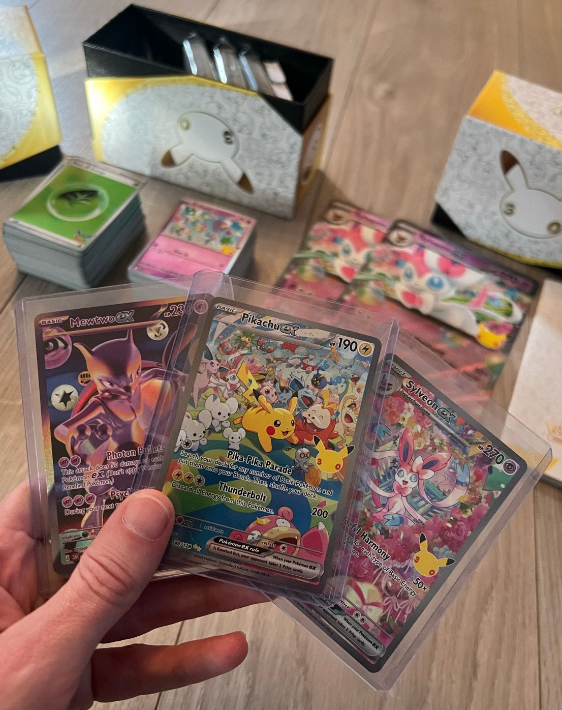 Pokémon 30th Celebration Collectie: Kaarten & ETB Boxen, Ophalen of Verzenden, Zo goed als nieuw, Meerdere kaarten, Foil