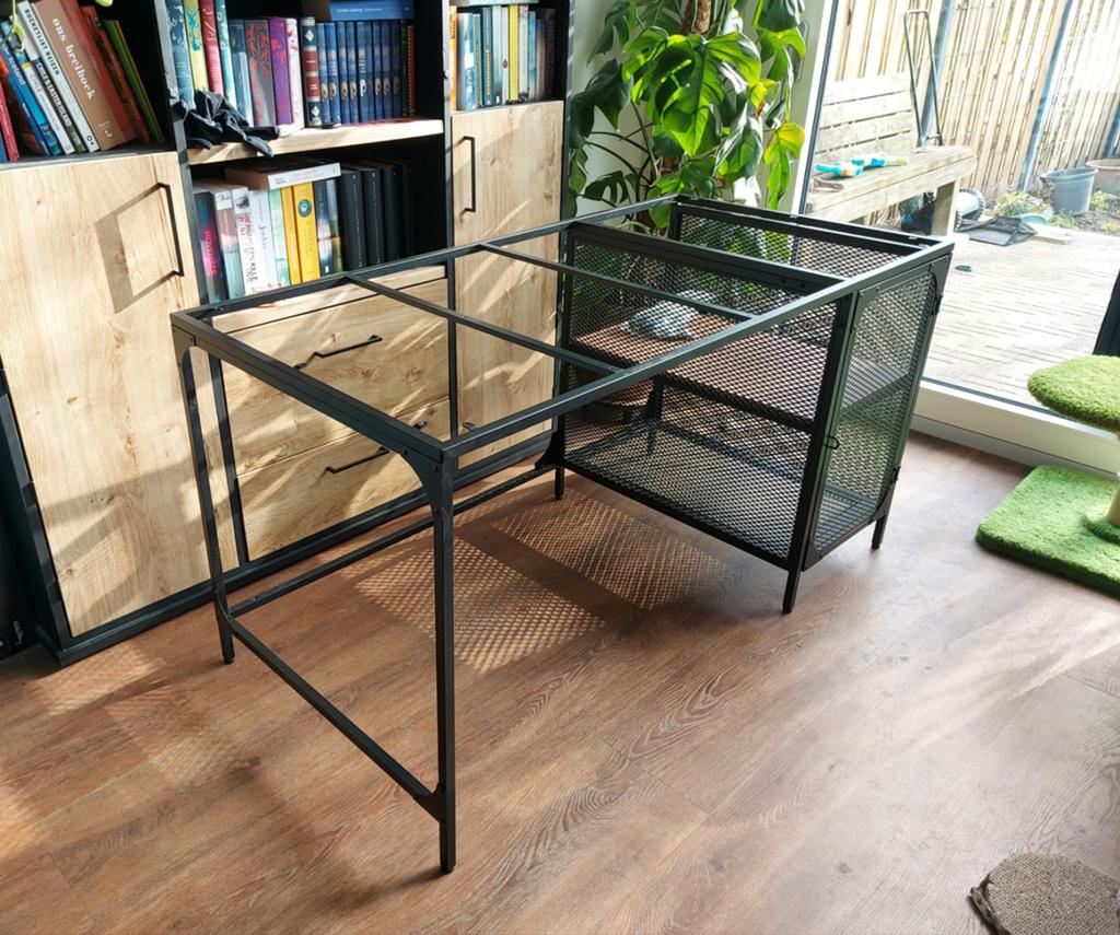 Metalen bureauonderstel, Ophalen, 100 tot 150 cm, Zo goed als nieuw, Metaal