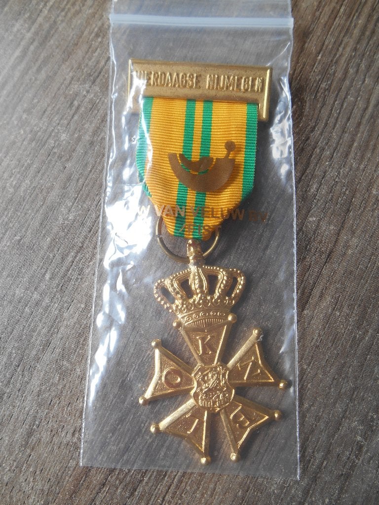 Vierdaagse medaille 2de keer, Ophalen of Verzenden, Landmacht, Nederland, Lintje, Medaille of Wings
